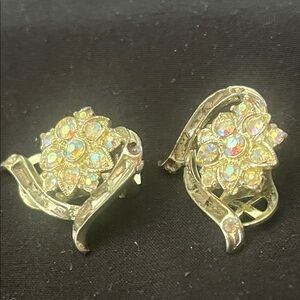 Elegant Gold Floral Earrings